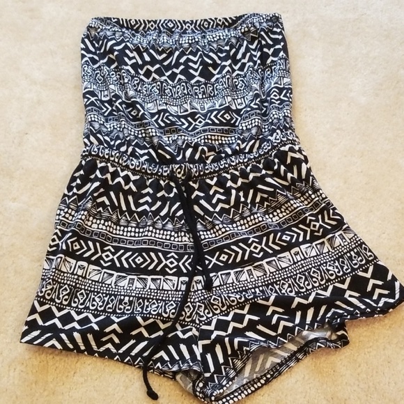 Mossimo Supply Co. Other - Black and White Romper
